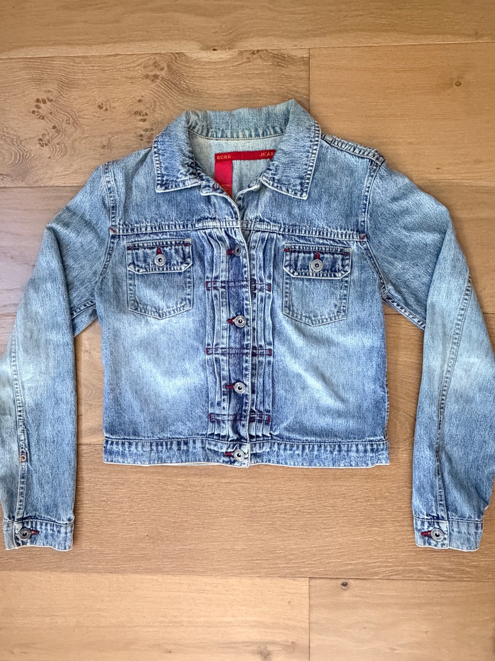 VTG Y2K BCBG Light Wash Denim Jacket Red Stitching Small 90s Cotton Pleats Blue